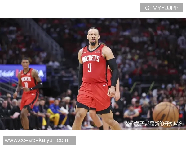 布克称赞狄龙拼搏精神伤愈期间曾关心他是否值得如此努力